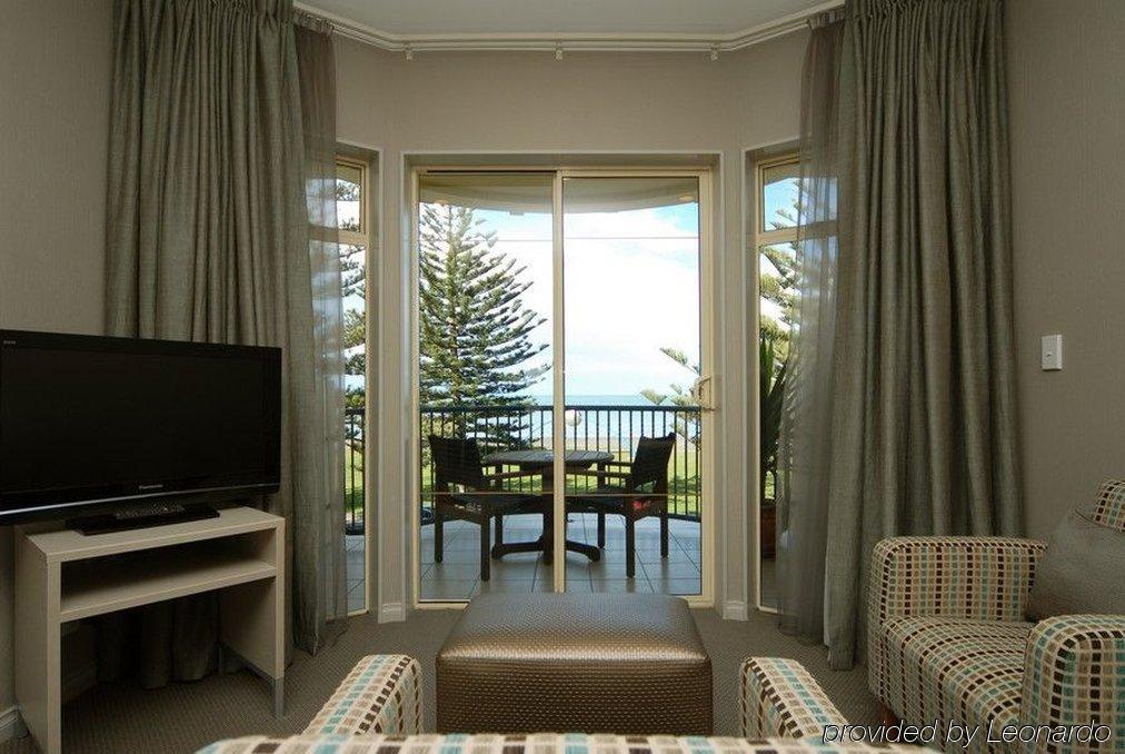 Shoreline Motel Napier Room photo